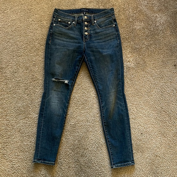 Lucky Brand Denim - Lucky Brand Ava Mid-Rise Skinny Jean. Size 8 short.